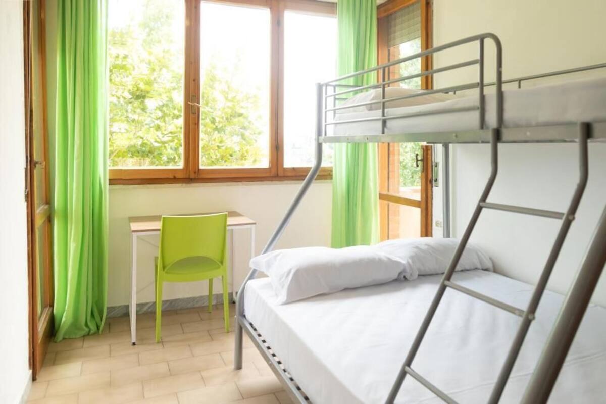 Triple Room Ensuite with Balcony | 免費 Wi-Fi、床單