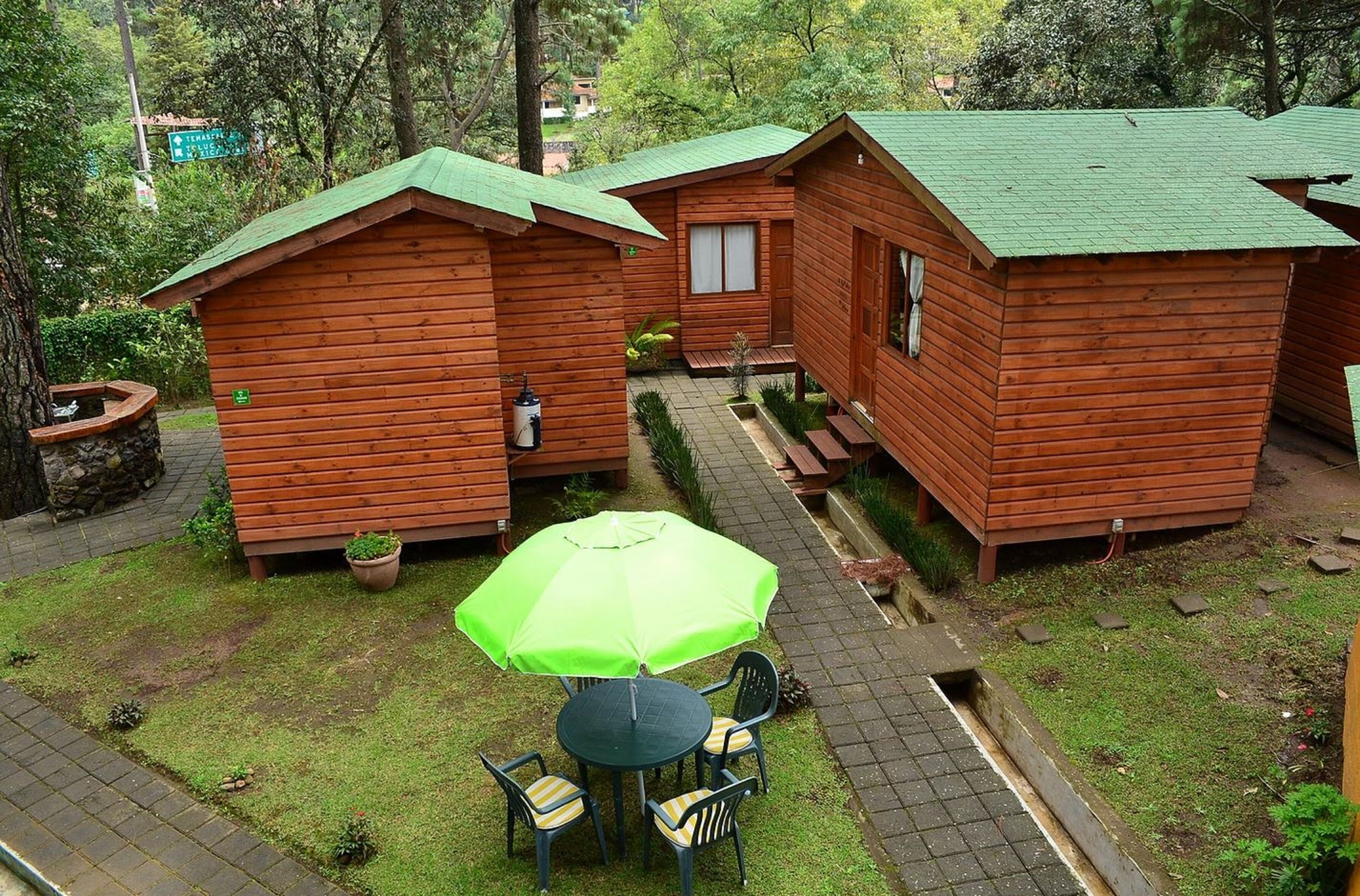 desk, free cots/infant beds, rollaway beds, free wifi