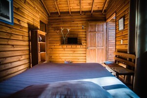 Escritorio, cunas gratuitas, camas plegables/adicionales y wifi gratis 