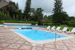 Outdoor pool - Hotel y Restaurante Valle Verde (El Valle de Anton)