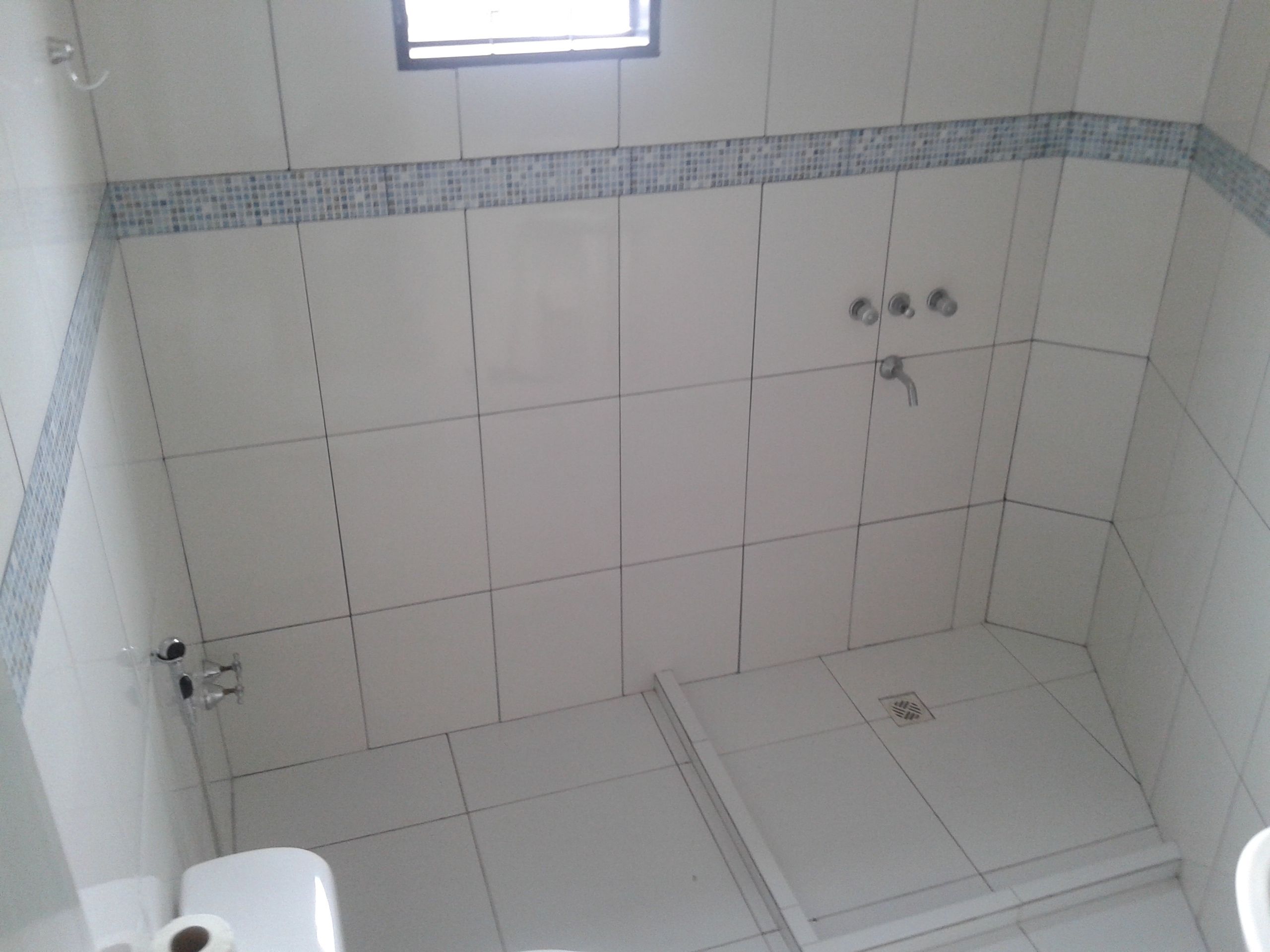 Standard Quadruple Room | Bathroom | Shower, rainfall showerhead, free toiletries, bidet