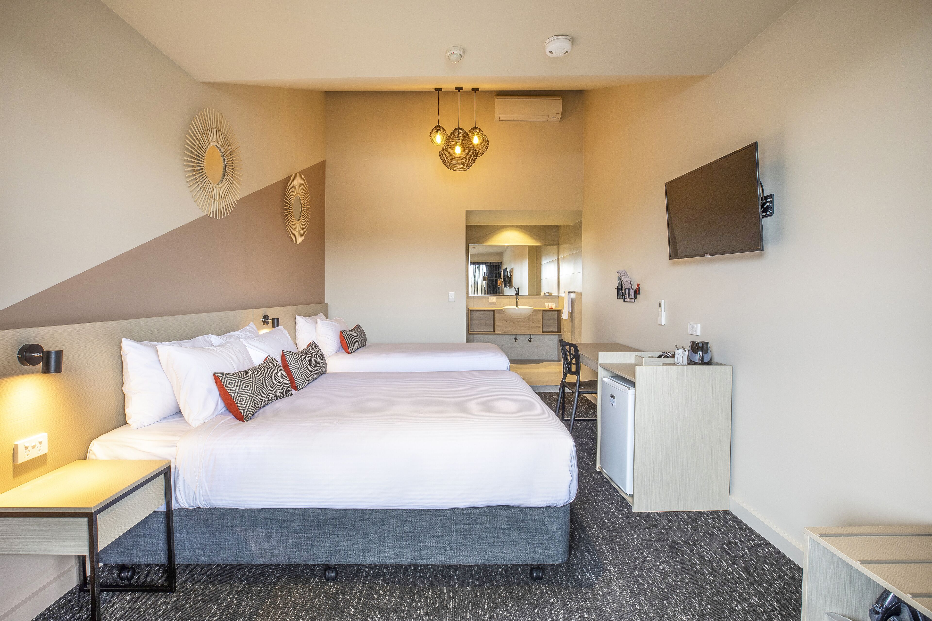 studio queen & single | 2 bedrooms, minibar, desk, iron/ironing board