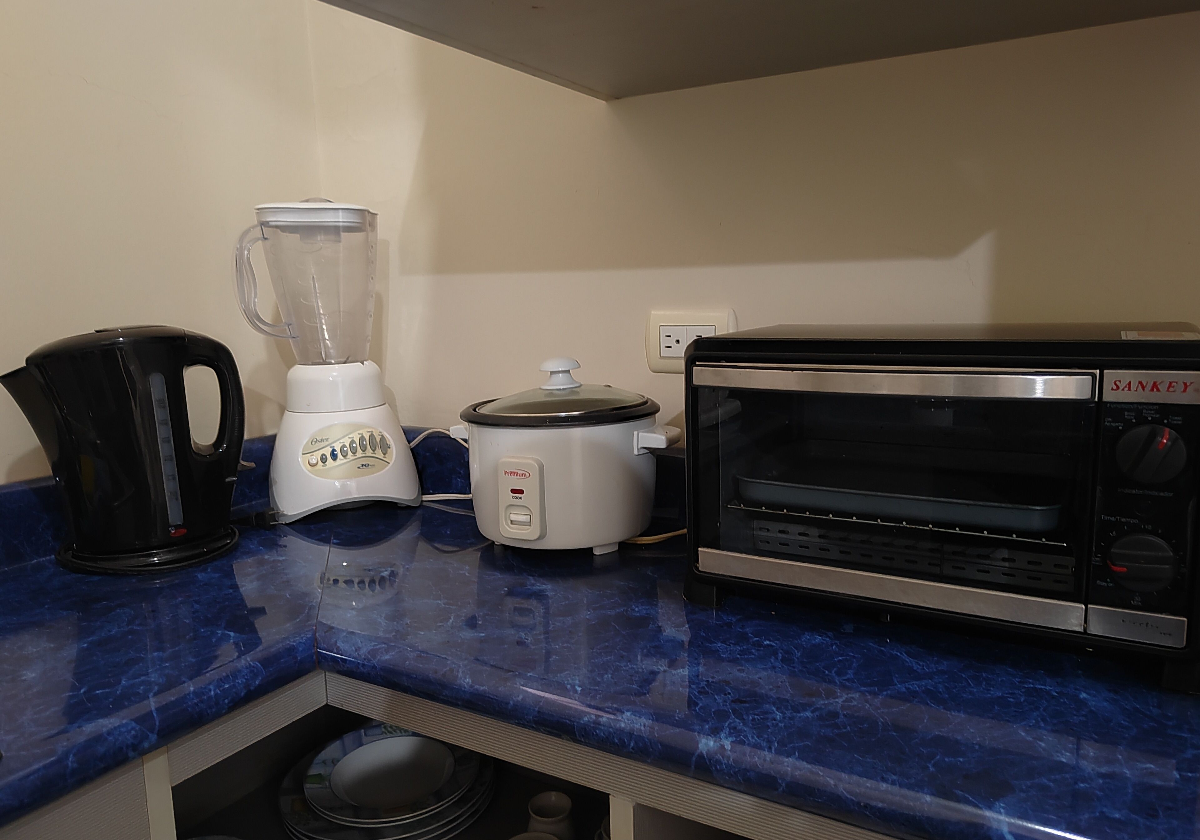 standard studio, 1 bedroom | private kitchen | coffee/tea maker, toaster, griddle, eco-friendly cleaning products