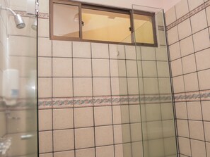 Douche de la salle de bain