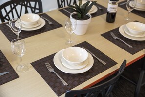 Four Bedroom Apartment | In-room dining - Nightcap at Waltzing Matilda Hotel (Springvale South)