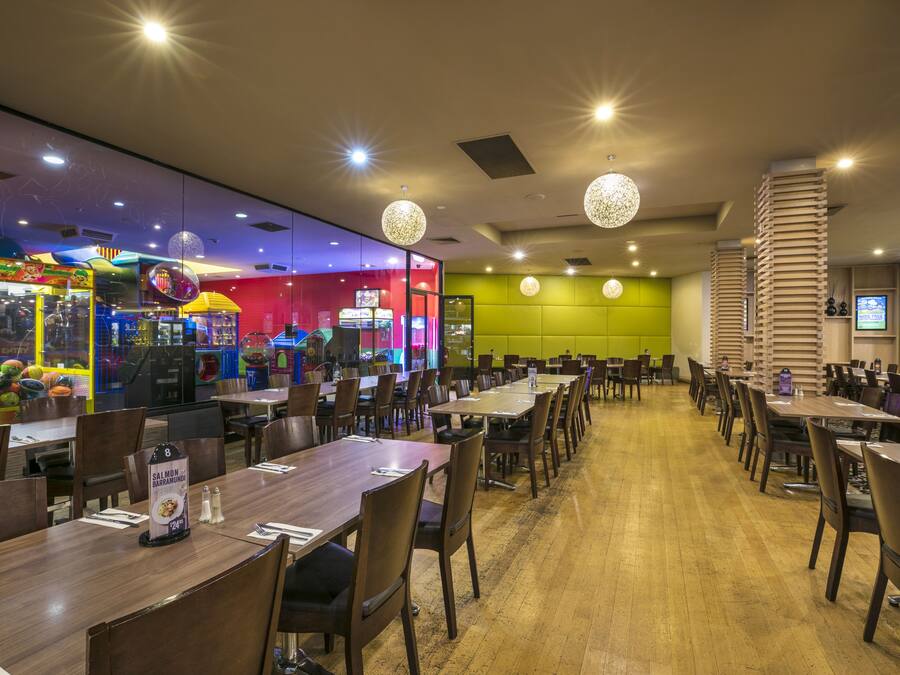 Lunch and dinner served