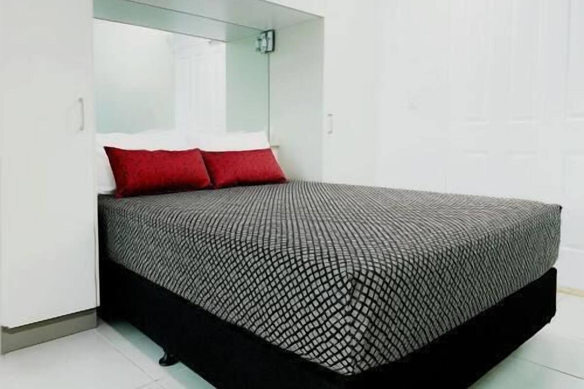 In-room safe, desk, laptop workspace, soundproofing