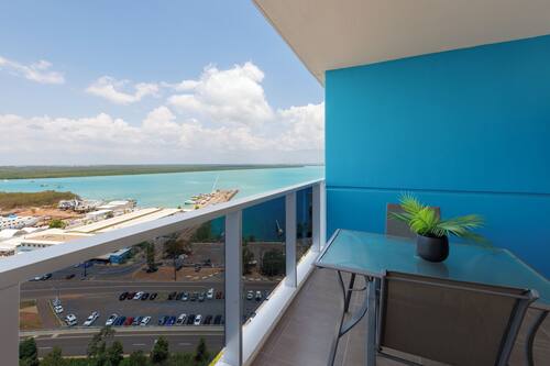 Executive Harbour View Apartment | Terrace/patio