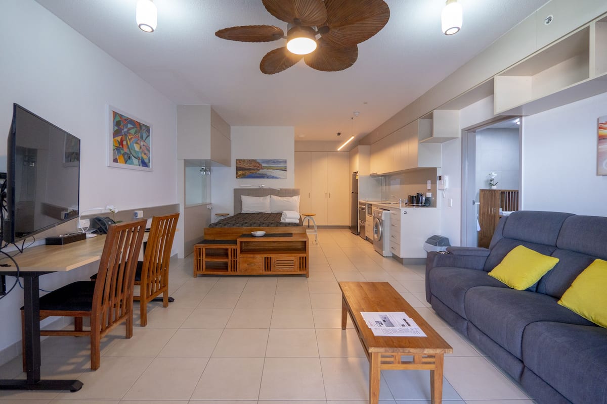 Harbour View Accessible Room | In-room safe, desk, laptop workspace, soundproofing