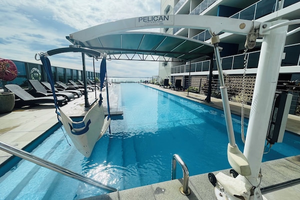 Harbour View Accessible Room | In-room safe, desk, laptop workspace, soundproofing