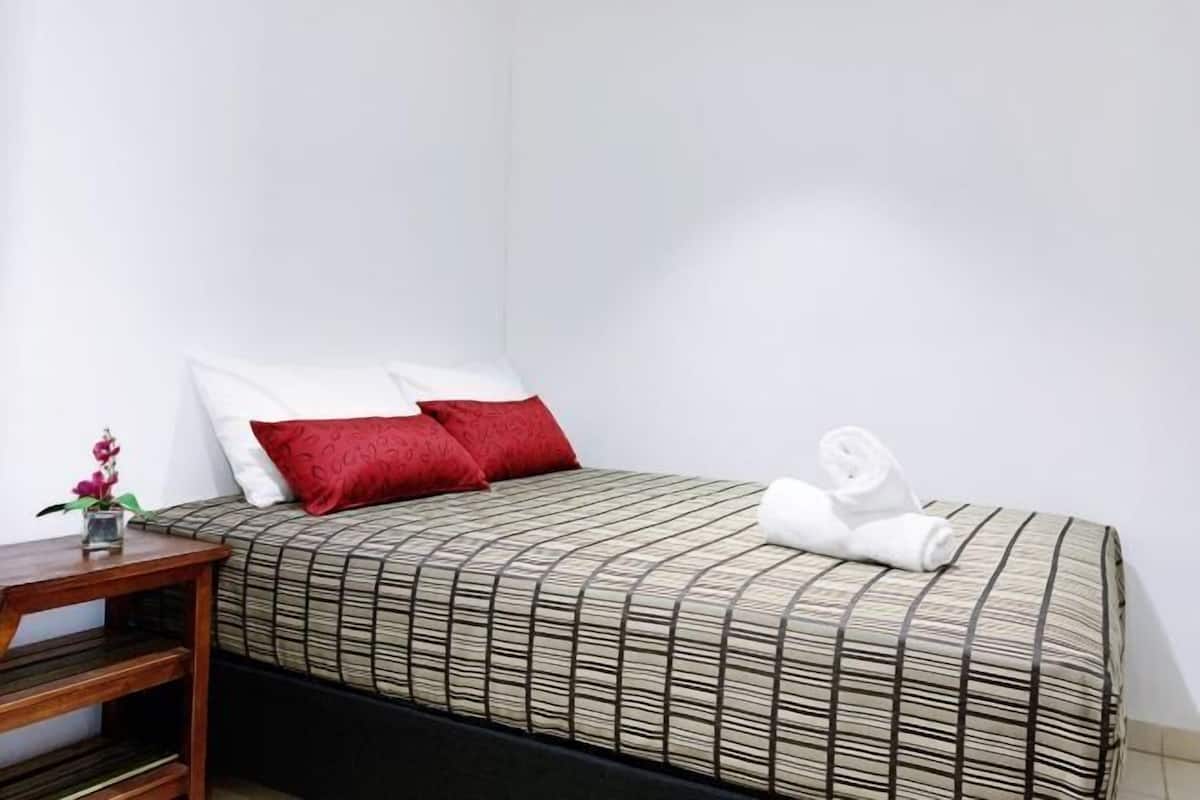 In-room safe, desk, laptop workspace, soundproofing