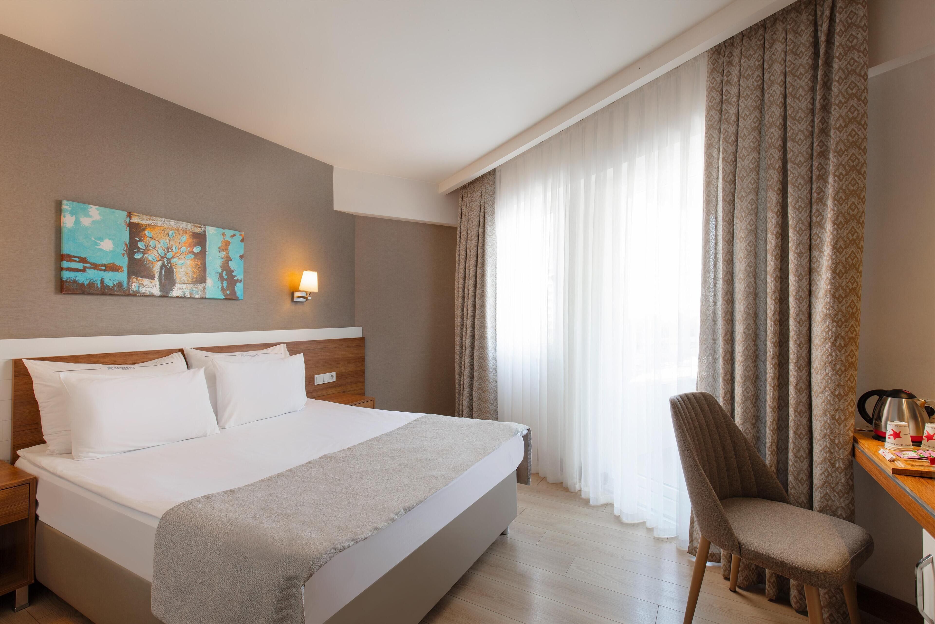 Frigobar, cofres nos quartos, berços grátis, Wi-Fi de cortesia