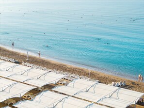 Playa privada en los alrededores y traslado desde/hacia la playa gratis 