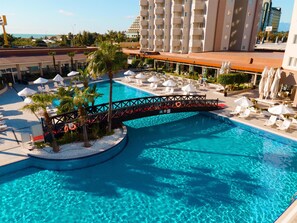 2 outdoor pools, pool umbrellas, sun loungers - Grand Park Lara (Antalya)