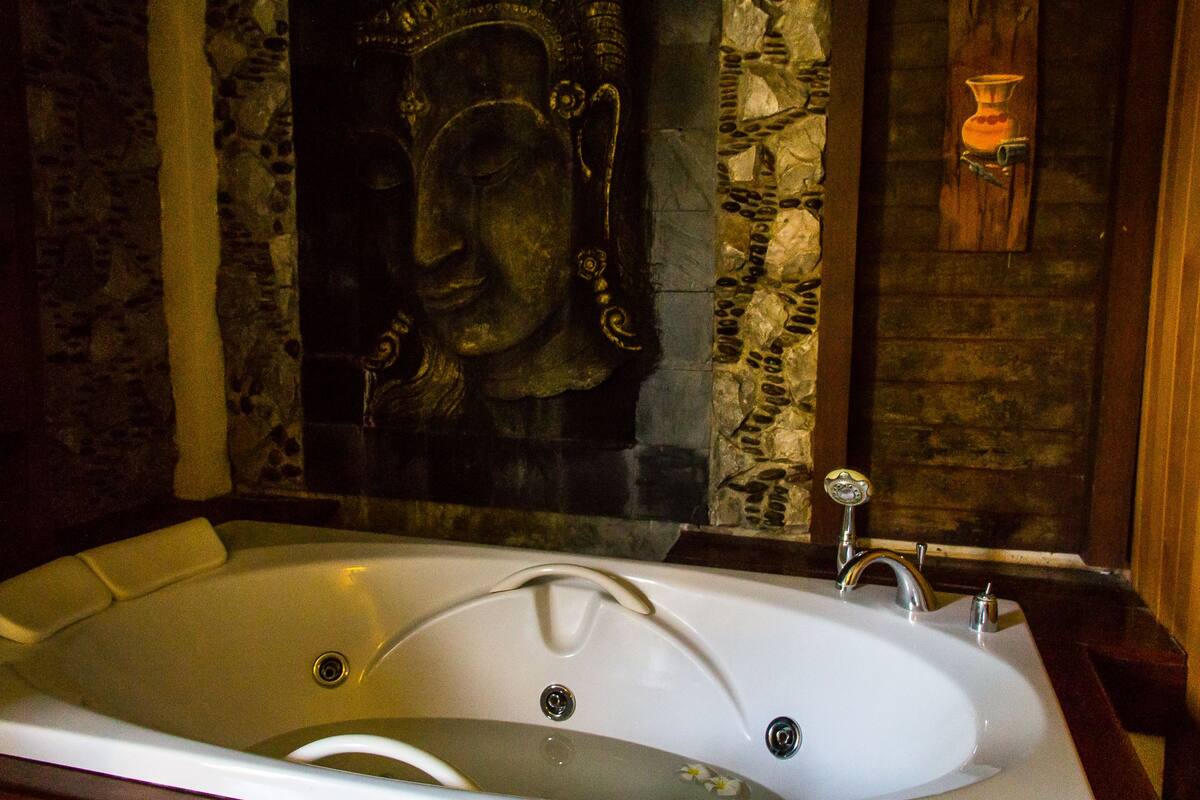 deep-soaking bathtub