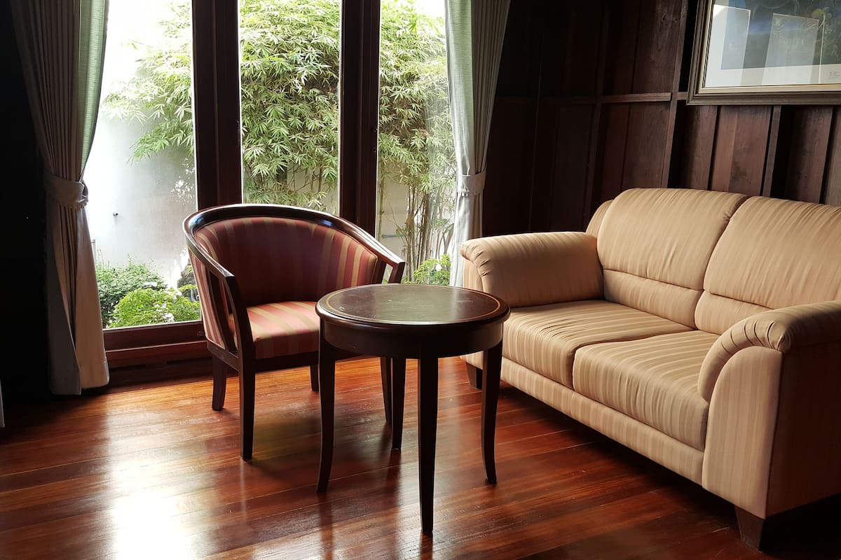 superior room | in-room safe, free wifi, bed sheets