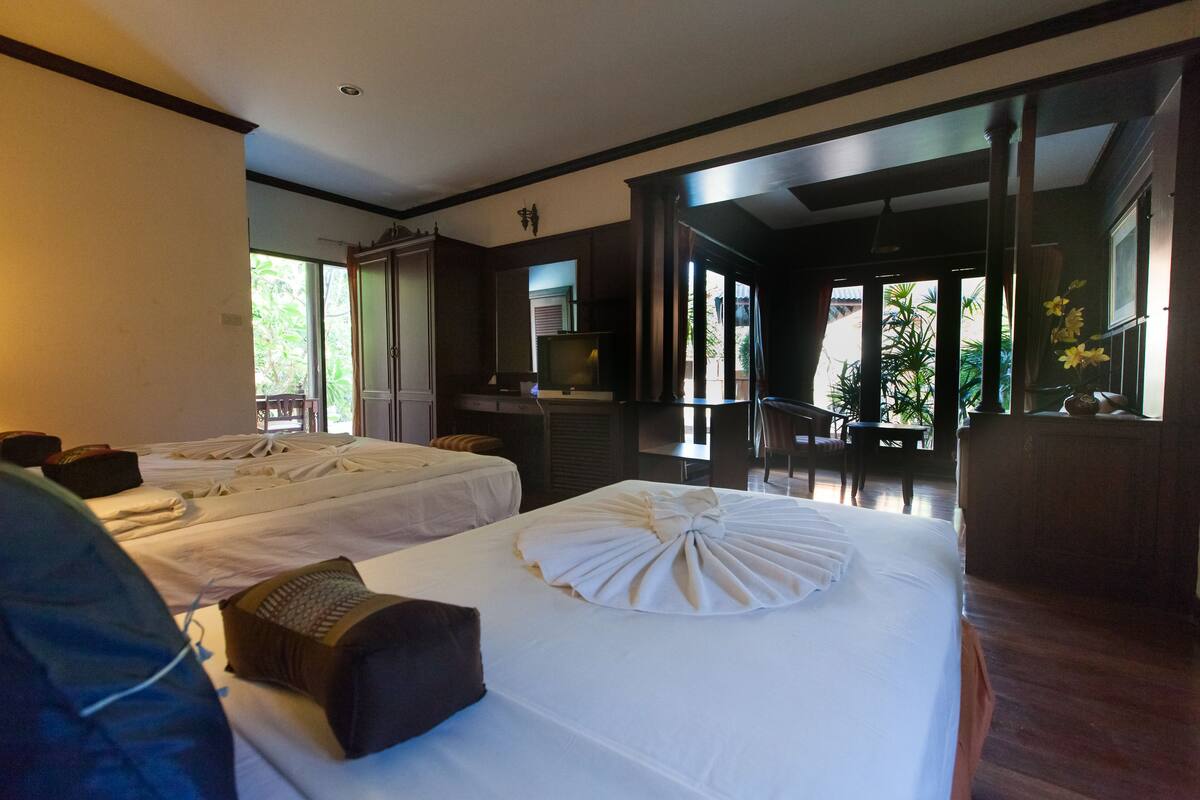 superior triple room | in-room safe, free wifi, bed sheets