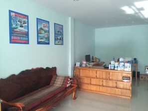 Reception - Maehaad Guesthouse (Ko Pha-ngan)