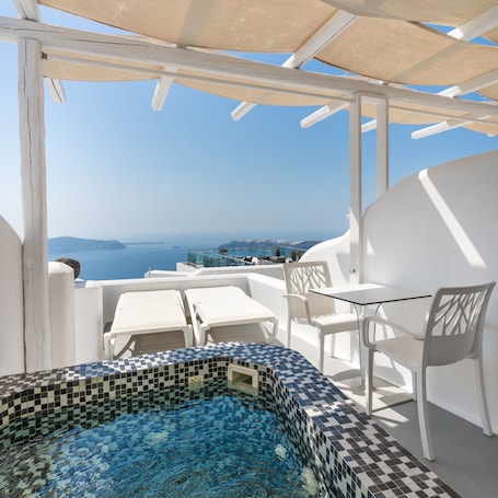 Junior Suite with Outdoor Hot Tub and Caldera View | Terrace/patio