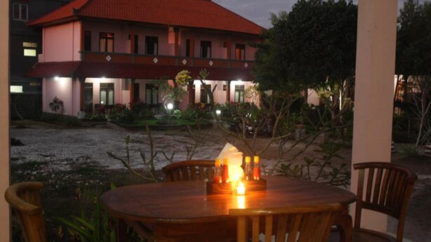 Breakfast, lunch and dinner served - Kenanga Inn (Pecatu)