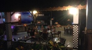 Café da manhã, almoço e jantar