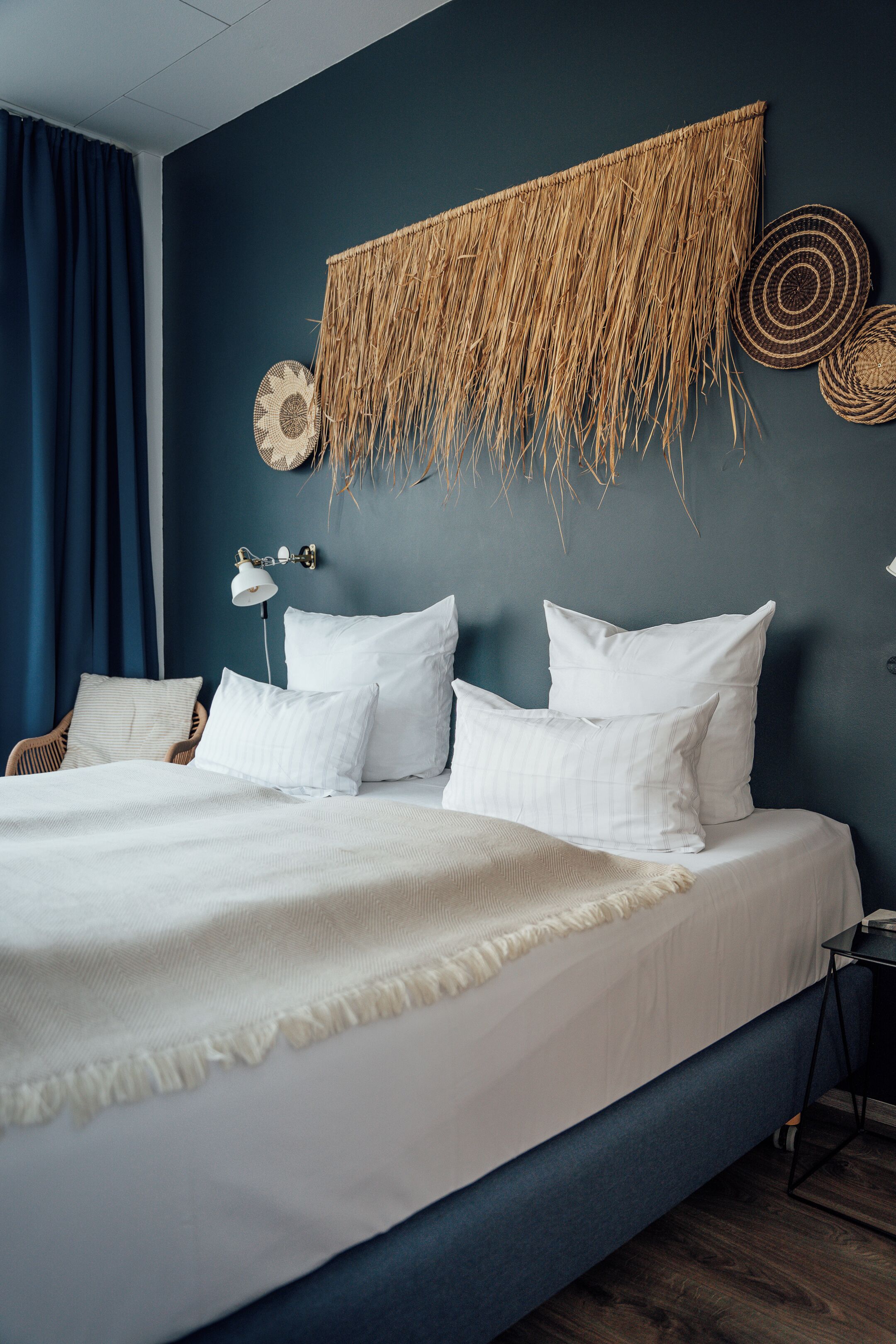 classic double room | 1 bedroom, individually decorated, individually furnished, desk