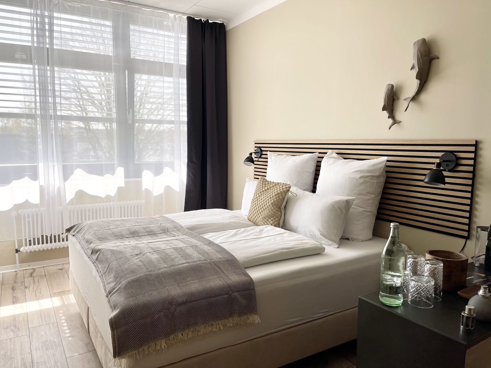 Decoración personalizada, muebles diferentes y escritorio 