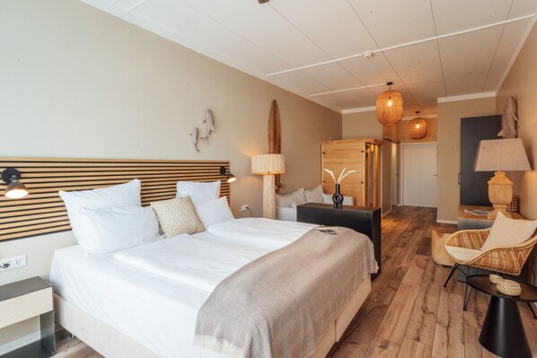 Juniorsuite with infrared cabin | Decoración individual, mobiliario individual, escritorio