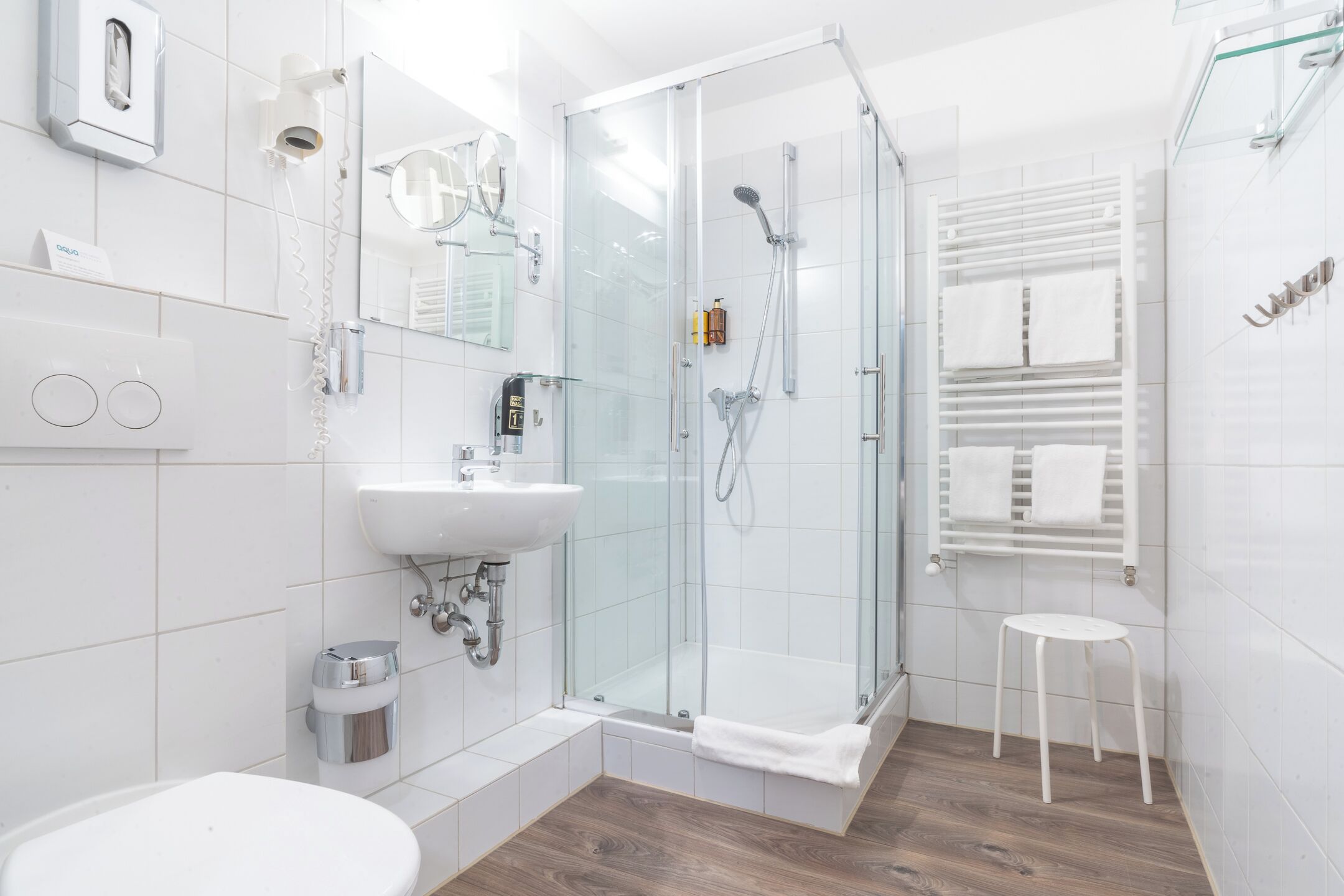 shower, free toiletries, hair dryer, towels