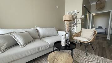 Juniorsuite with infrared cabin | Individuell dekoriert, individuell eingerichtet, Schreibtisch