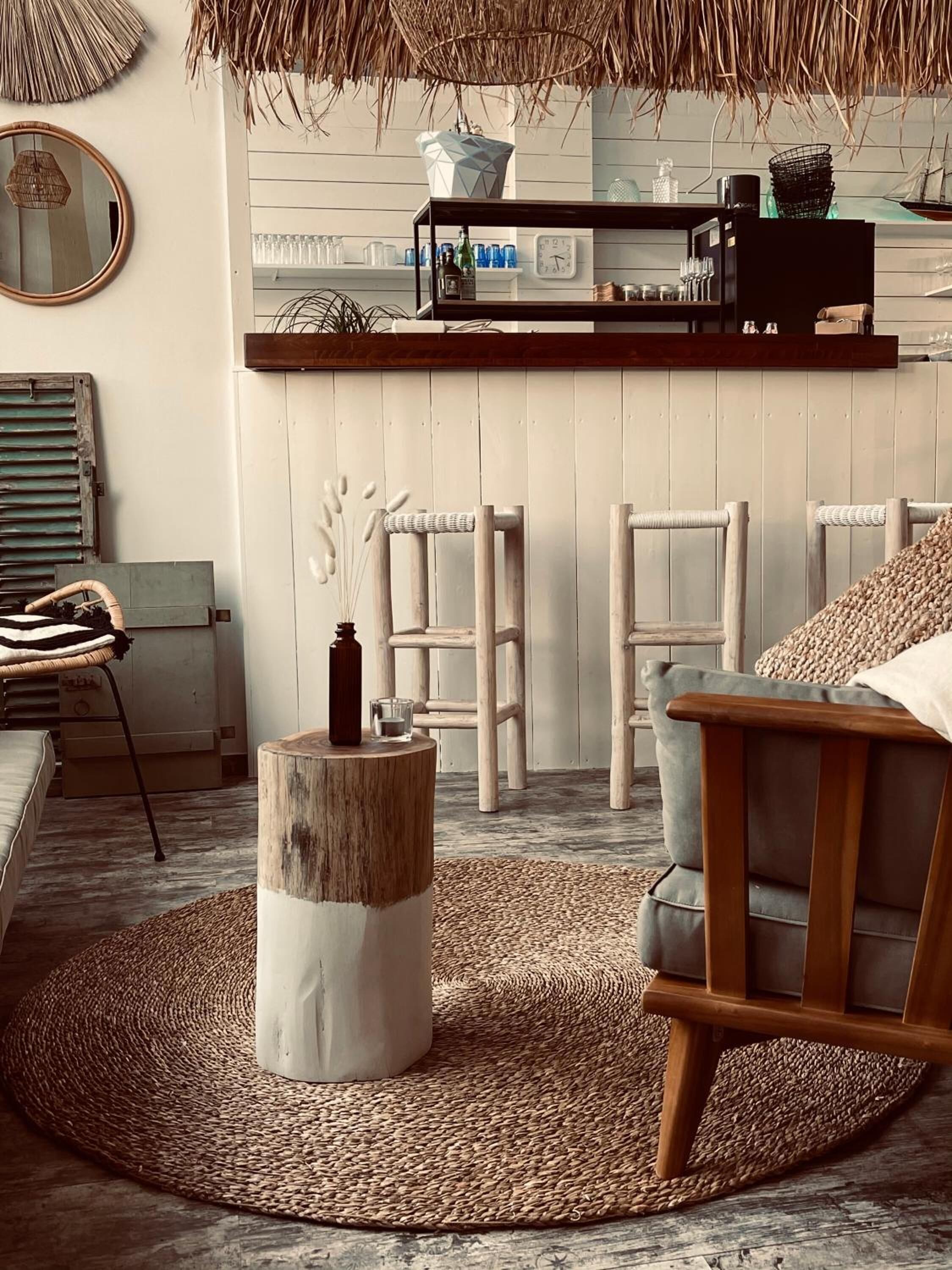 breakfast, lunch, dinner served; regional cuisine