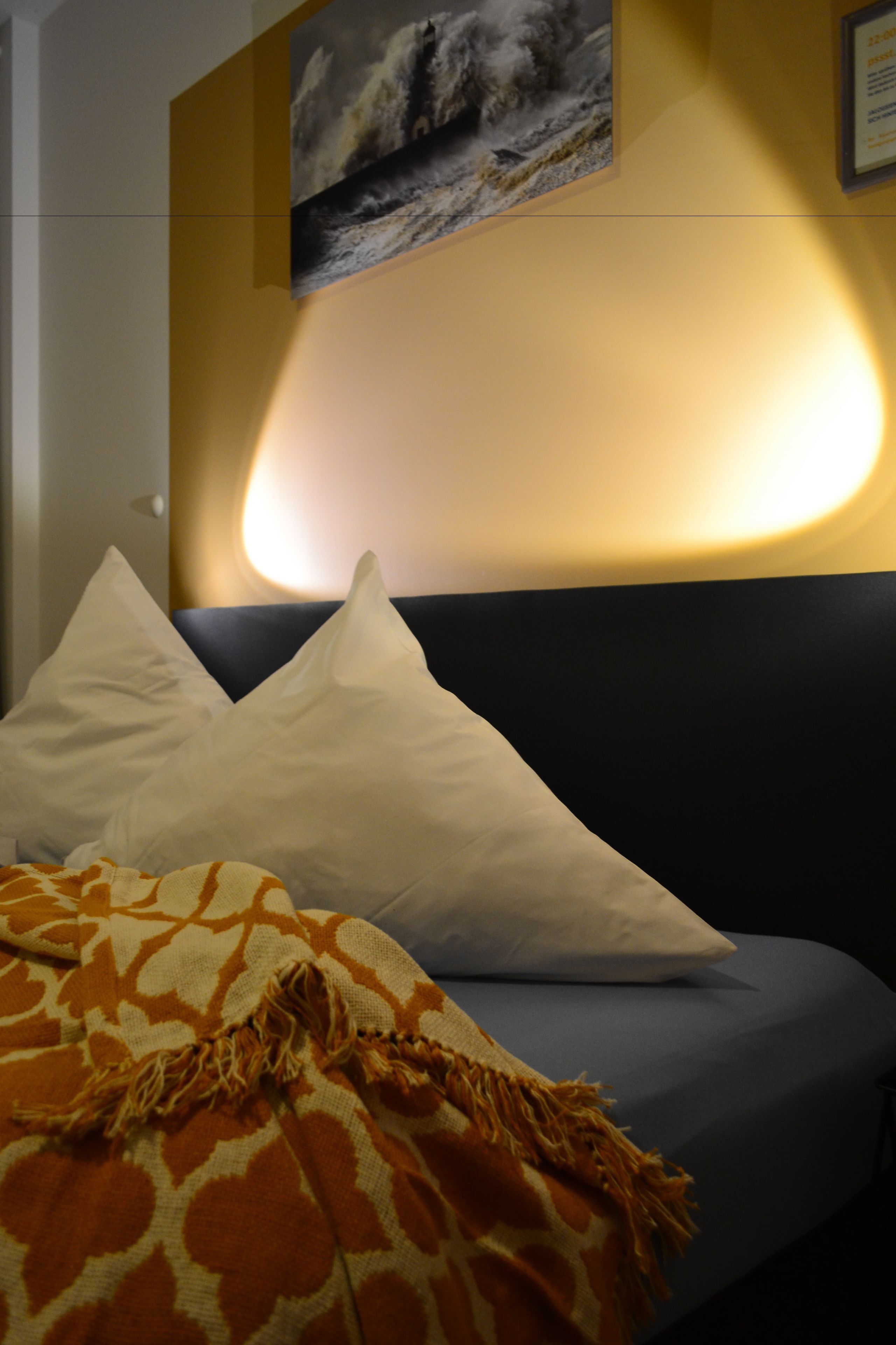 Decoración personalizada, muebles diferentes y escritorio 