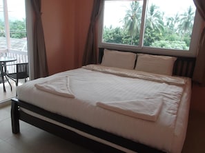 Standard Room A/C | Free WiFi - Moon Travel Guesthouse (Ko Pha-ngan)