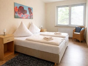 Standard Double Room | Hypo-allergenic bedding, individually furnished, desk, laptop workspace - Bernsteinsee Hotel & Ferien by Palette Resorts (Sassenburg)