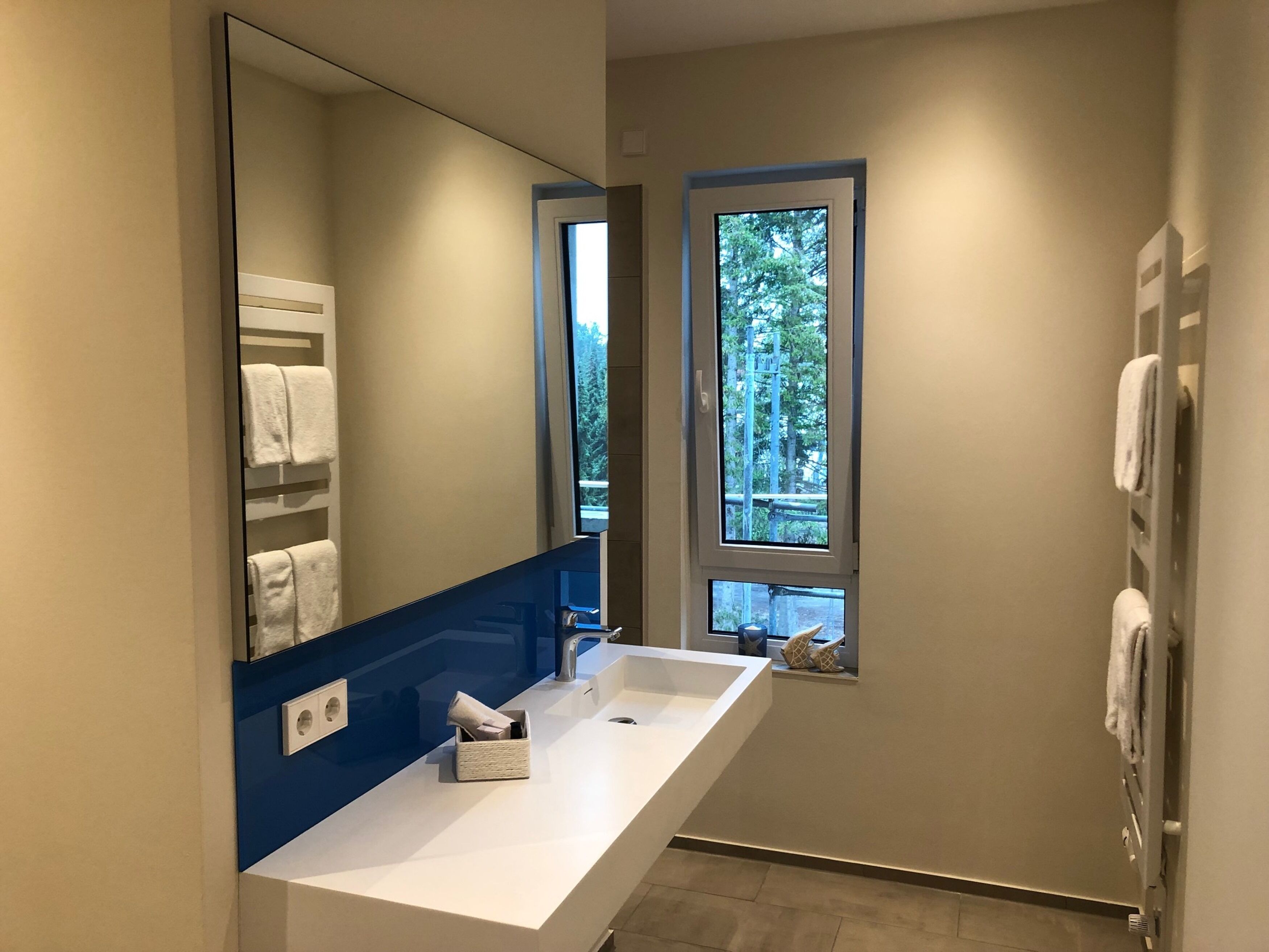 family suite, balcony | bathroom | free toiletries, hair dryer, towels