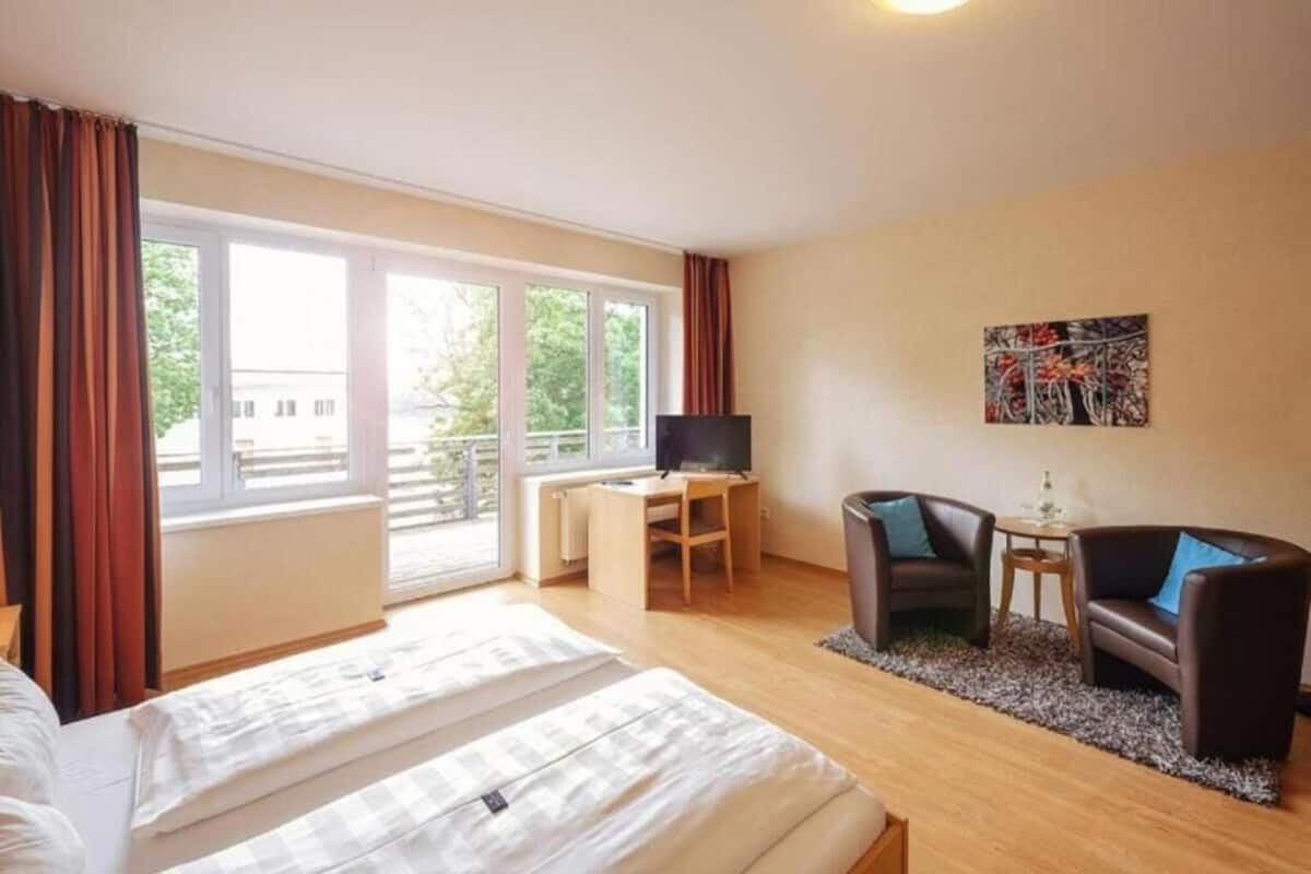 Suite familiale | Literie hypoallergénique, bureau