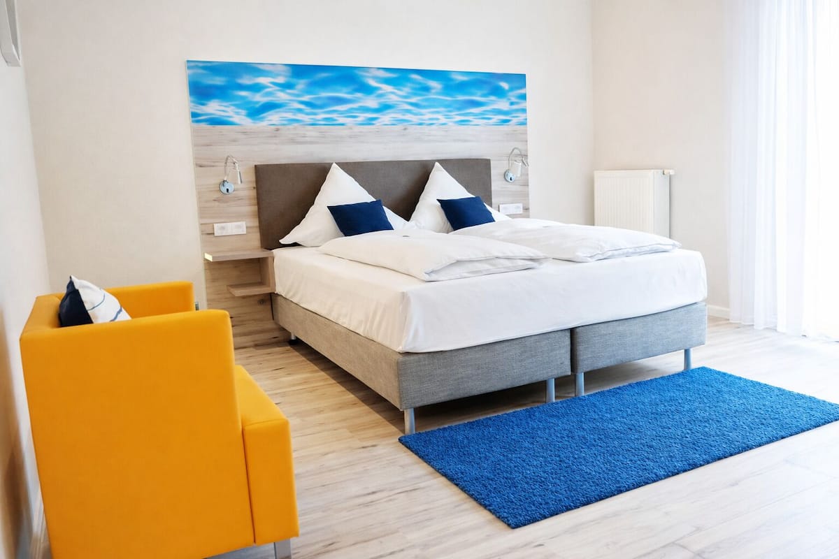 Ropa de cama hipoalergénica y escritorio