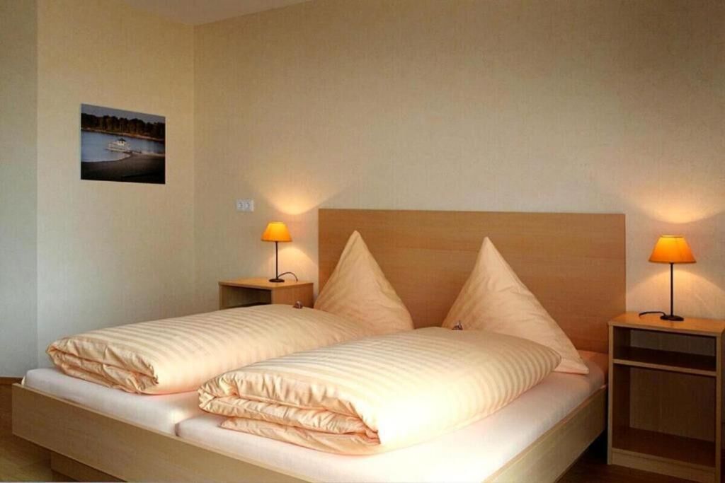 Junior suite | Hypoallergeen beddengoed, individueel gemeubileerd, een bureau