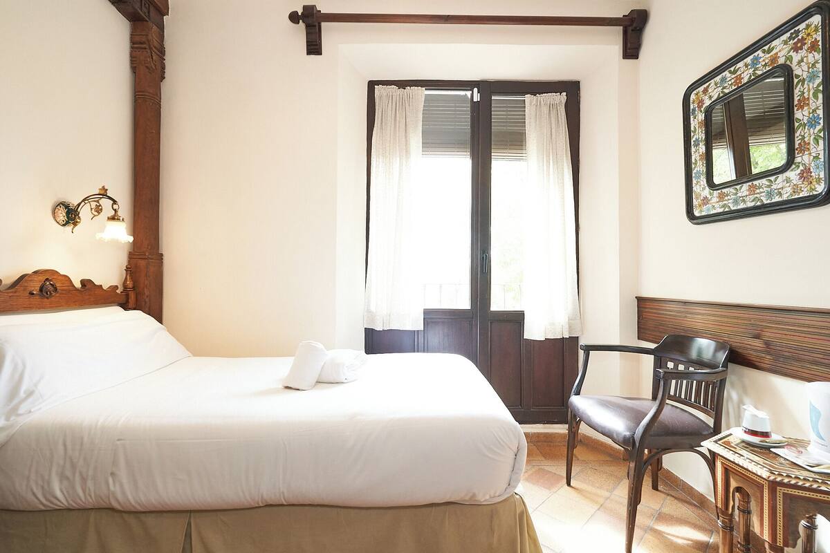 Standard Single Room | WiFi (free), bed sheets