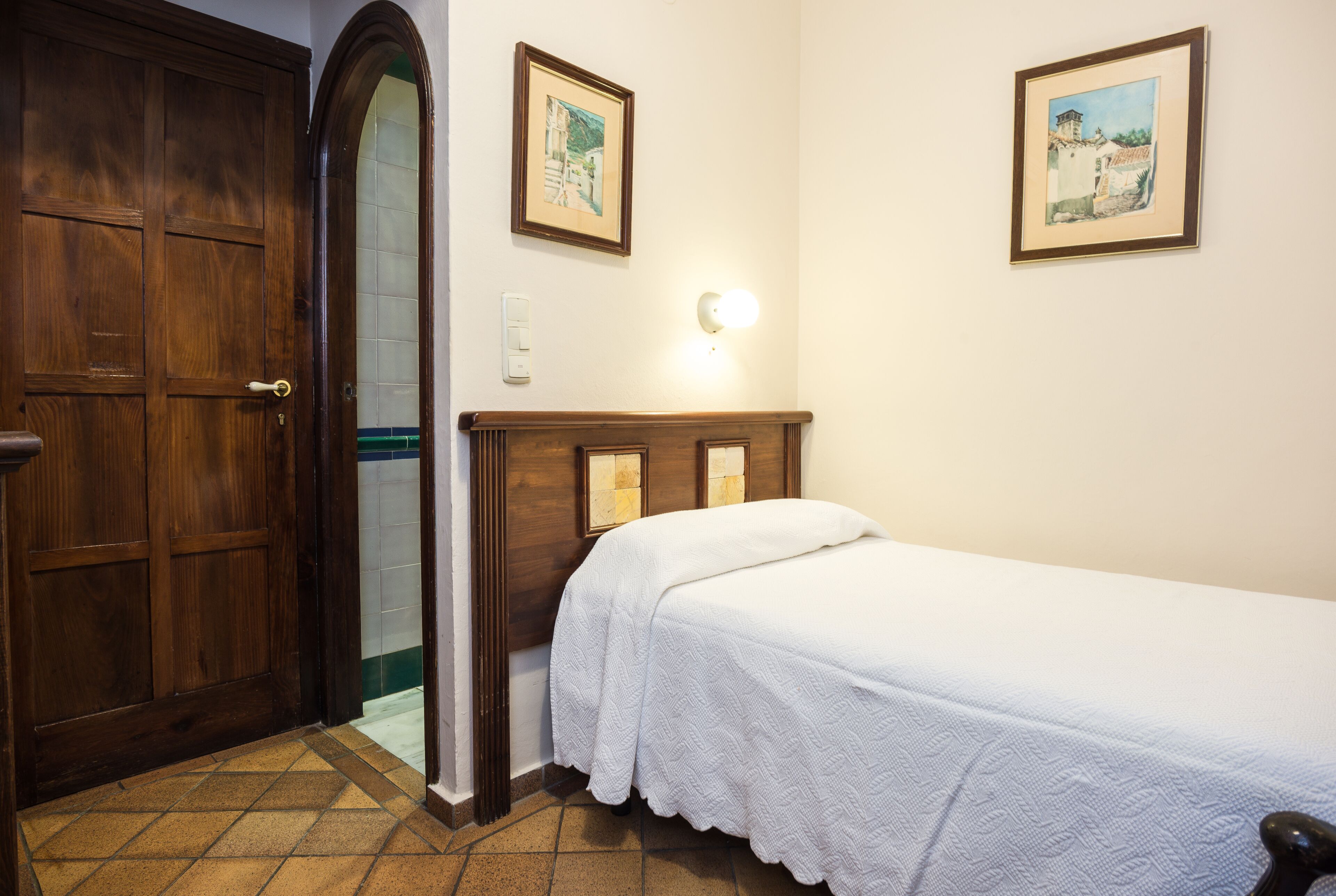 standard single room | free wifi, bed sheets