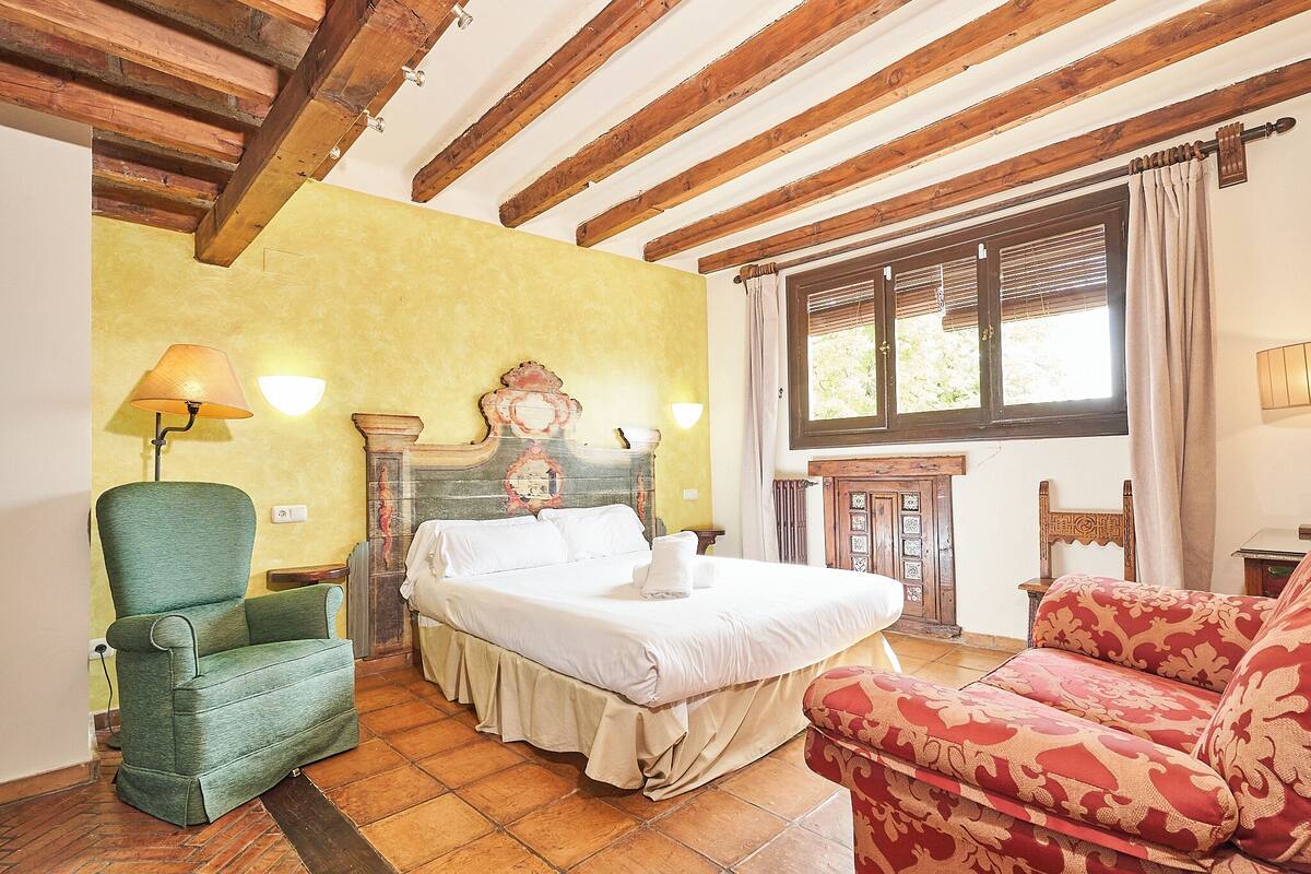 Superior Double Room | WiFi (free), bed sheets