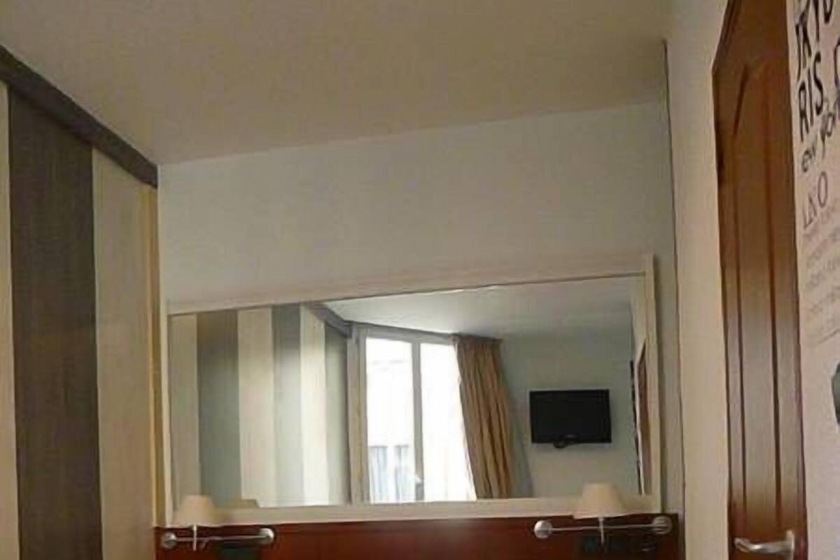 In-room safe, soundproofing, free cots/infant beds, free WiFi