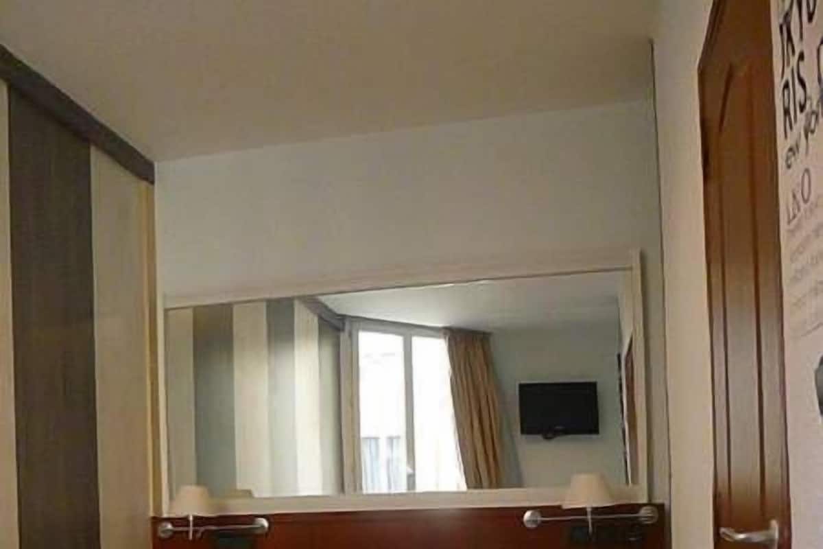 Een kluis op de kamer, geluiddichte muren, gratis babybedden