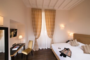 Standard Double or Twin Room | 2 bedrooms, free minibar items, in-room safe, blackout drapes - Tridente Suites (Rome)
