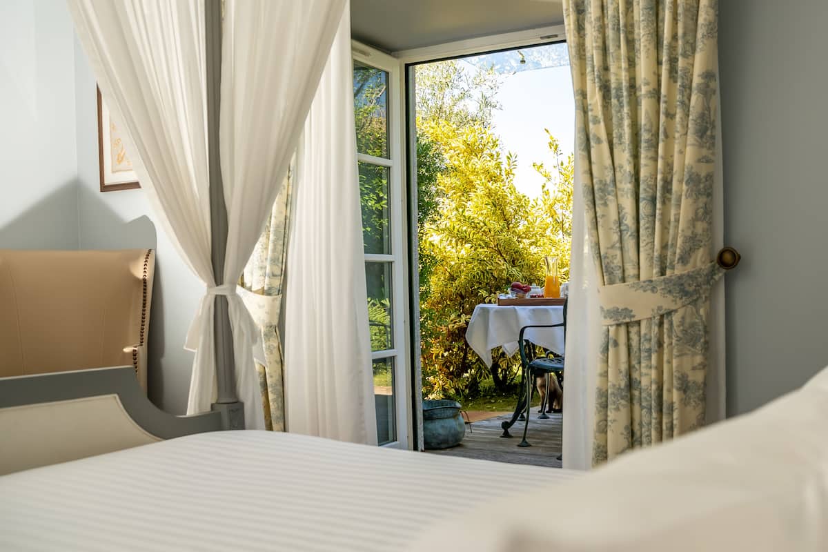 Romantic Room with Balcony (Spa Access) | 1 bedroom, minibar, in-room safe, individually furnished