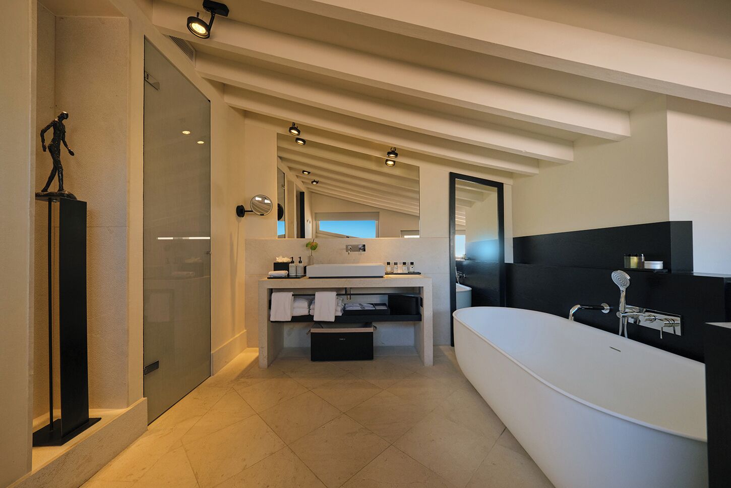 studio (torre) | bathroom | designer toiletries, hair dryer, bathrobes, slippers