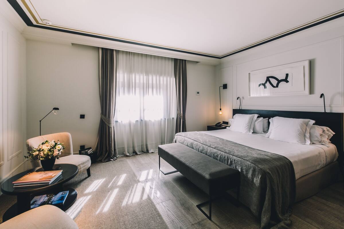 Deluxe Double Room | Premium bedding, minibar, in-room safe, blackout drapes