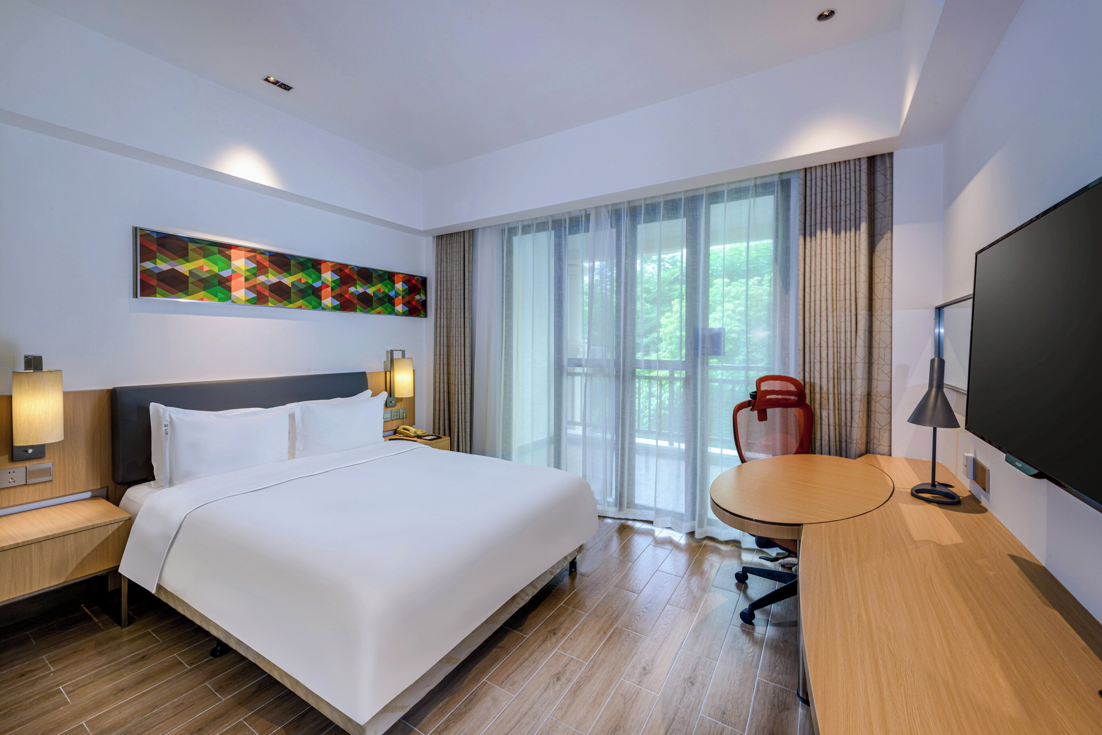 1 Queen Standard Garden View Balcony | 1 bedroom, in-room safe, desk, laptop workspace