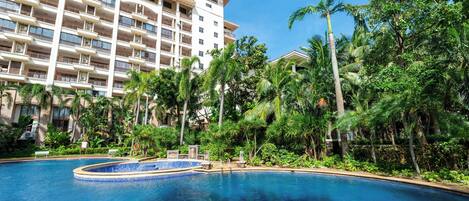 Seasonal outdoor pool