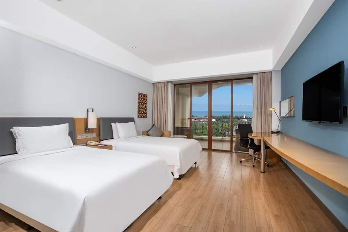 1 bedroom, in-room safe, desk, blackout curtains